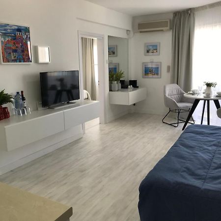 Sea View Holiday Apartment Larnaca Bagian luar foto