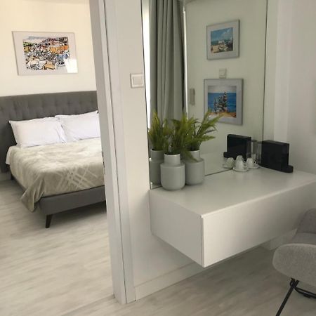 Sea View Holiday Apartment Larnaca Bagian luar foto