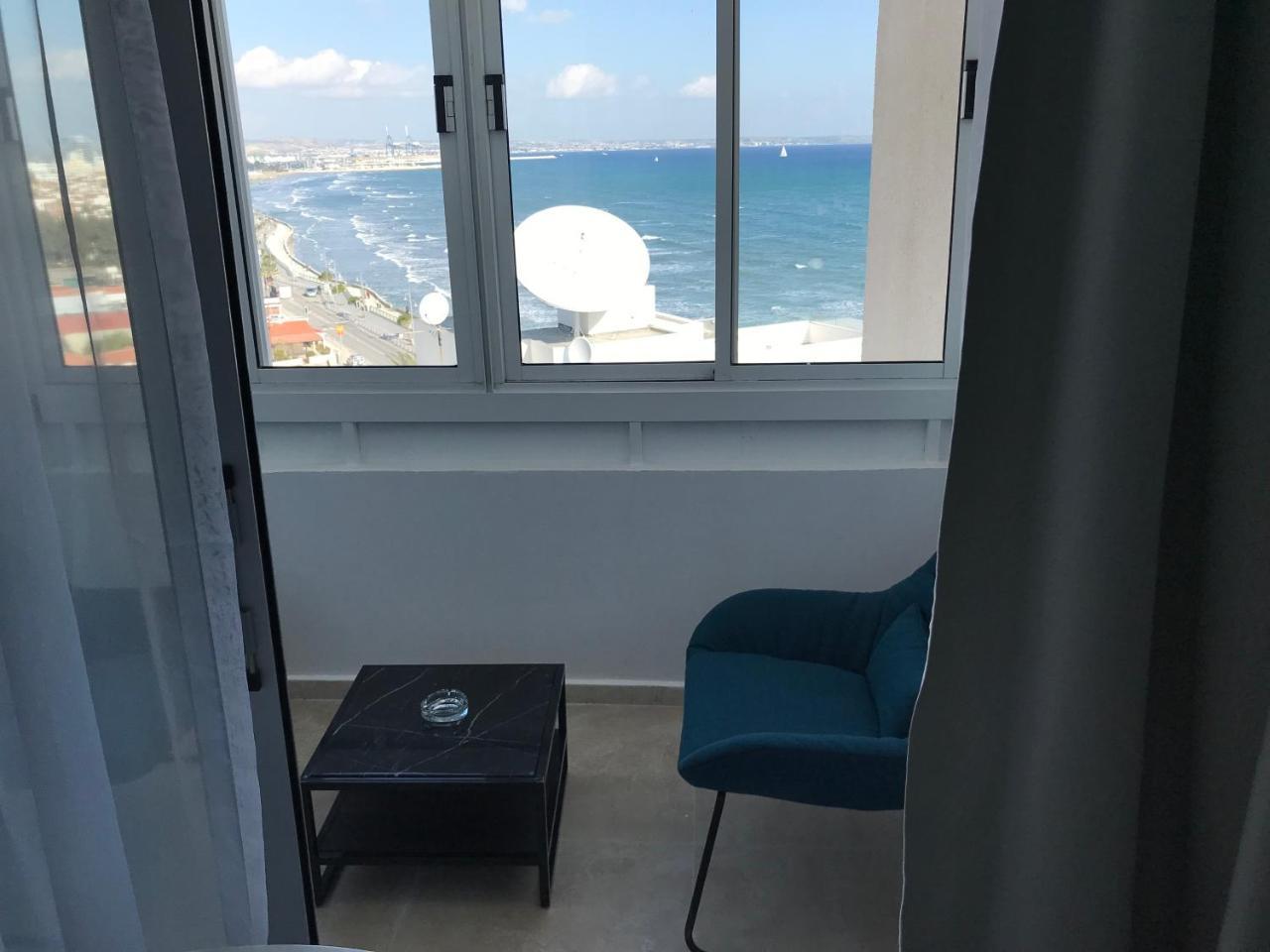 Sea View Holiday Apartment Larnaca Bagian luar foto