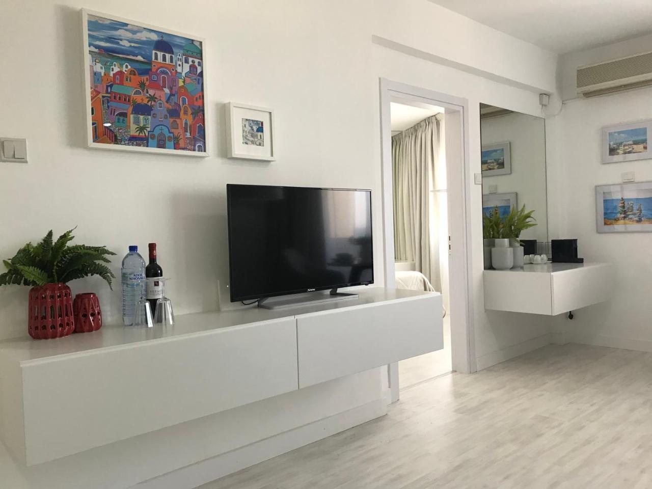 Sea View Holiday Apartment Larnaca Bagian luar foto