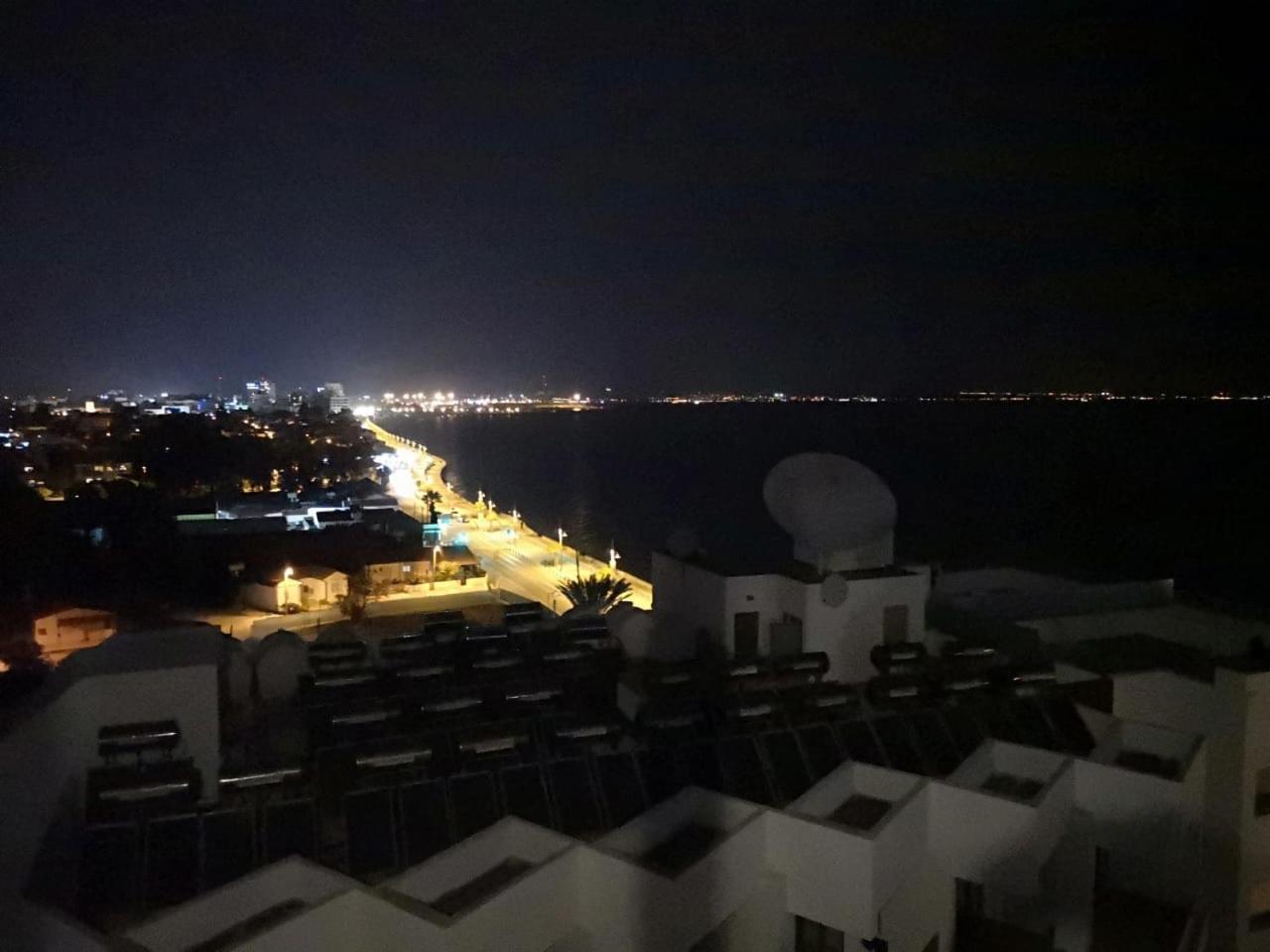 Sea View Holiday Apartment Larnaca Bagian luar foto