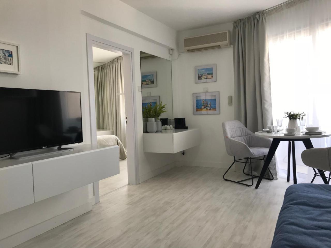 Sea View Holiday Apartment Larnaca Bagian luar foto